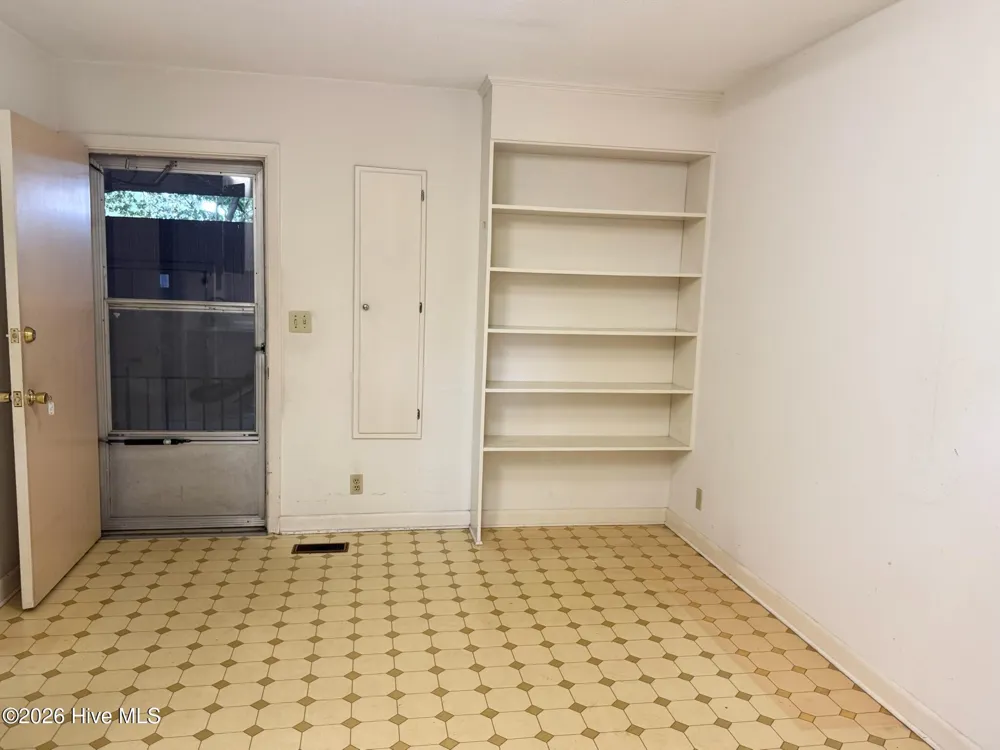 2206 Second Avenue Elizabethtown, NC 28337