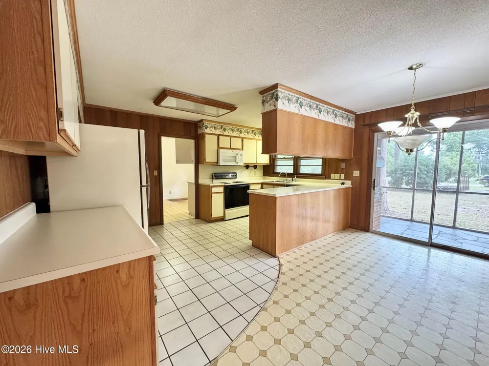 2206 Second Avenue Elizabethtown, NC 28337