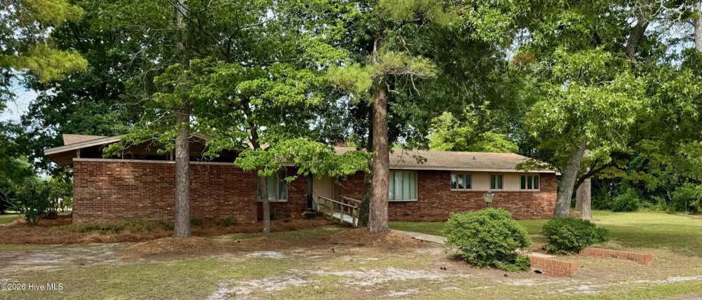 2206 Second Avenue Elizabethtown, NC 28337