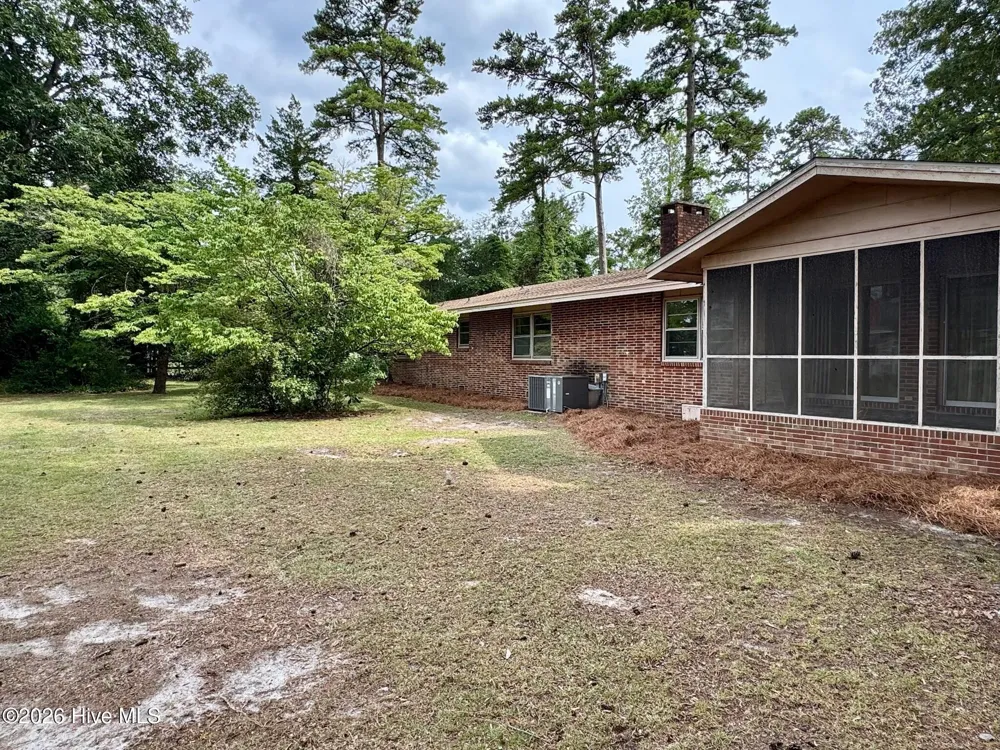 2206 Second Avenue Elizabethtown, NC 28337