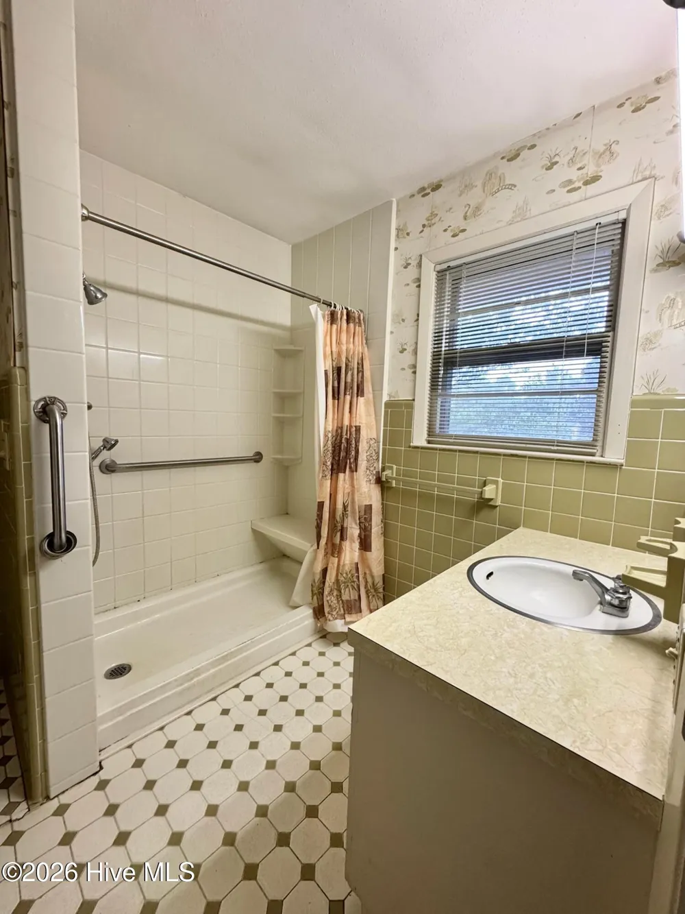 2206 Second Avenue Elizabethtown, NC 28337