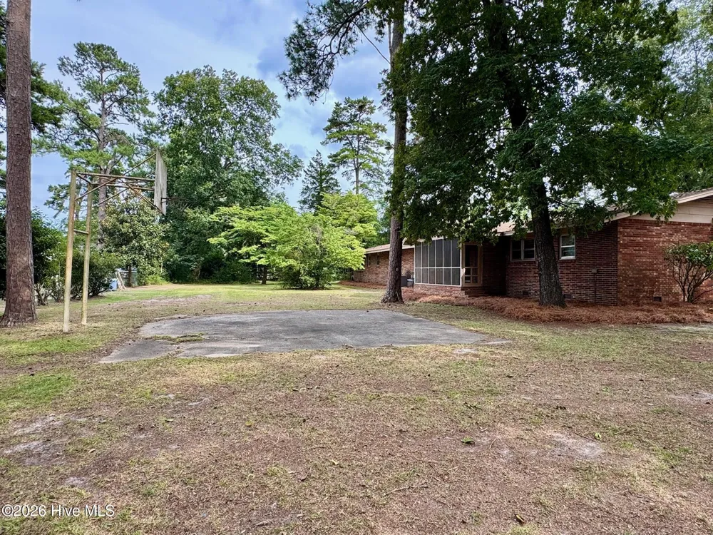 2206 Second Avenue Elizabethtown, NC 28337