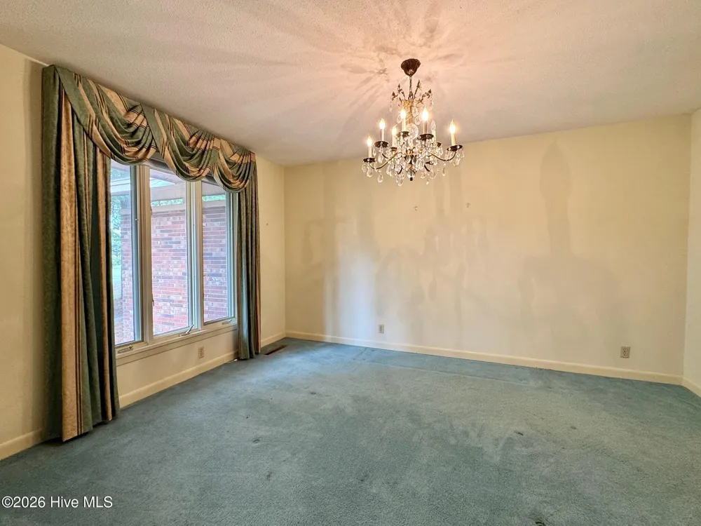 2206 Second Avenue Elizabethtown, NC 28337