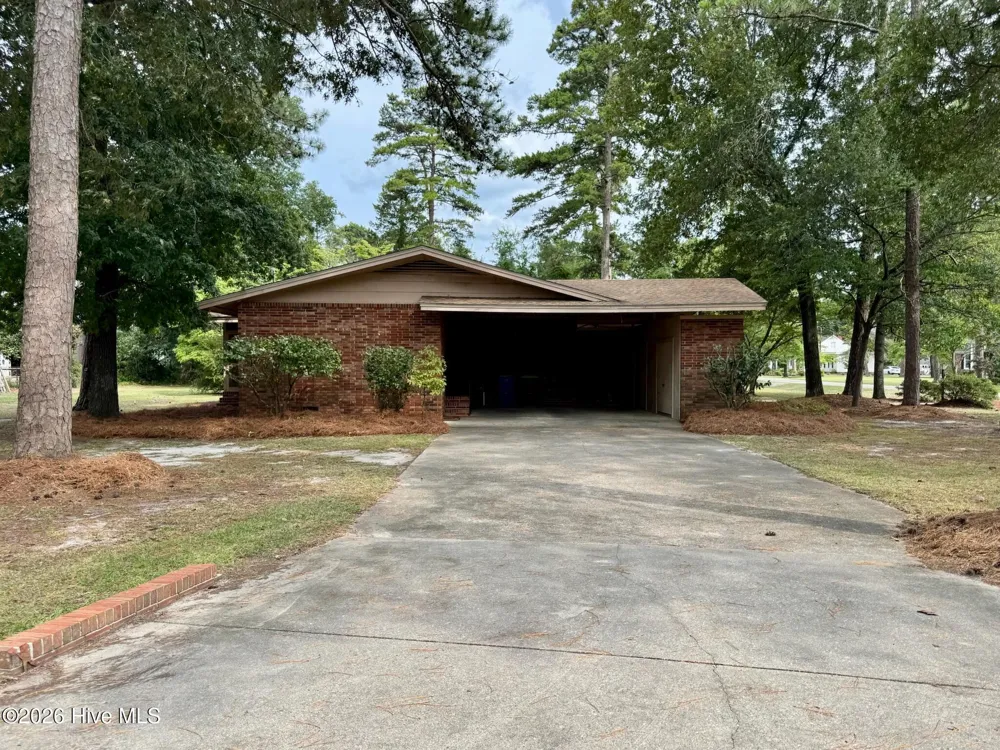 2206 Second Avenue Elizabethtown, NC 28337