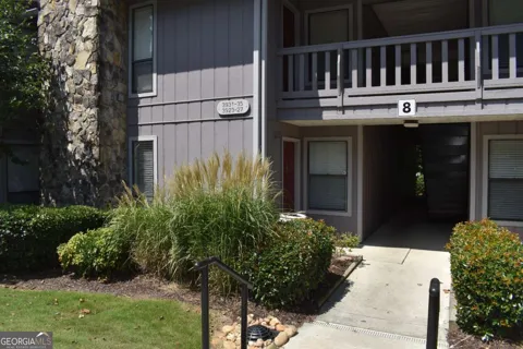 3923 Woodridge WAY