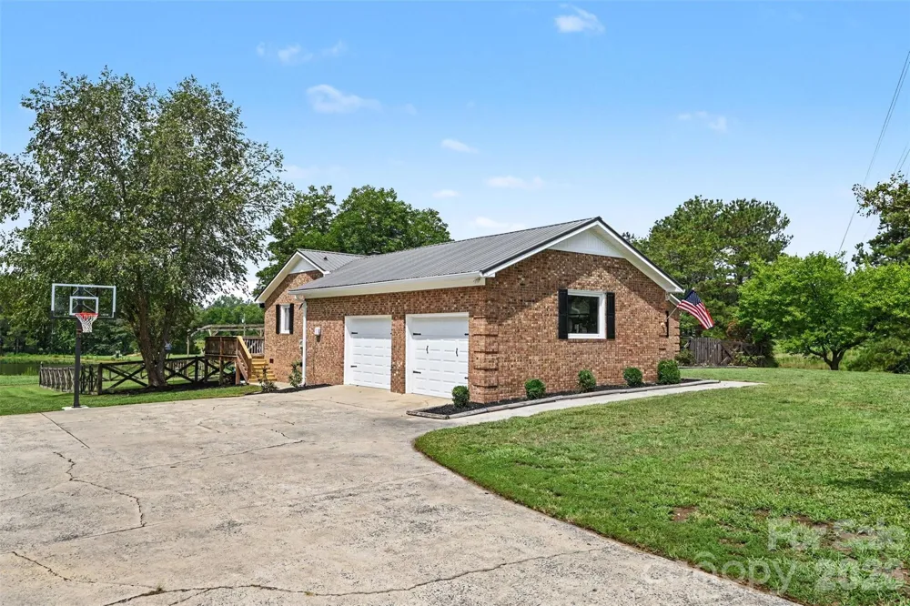 5718 White Store Road Wingate, NC 28174