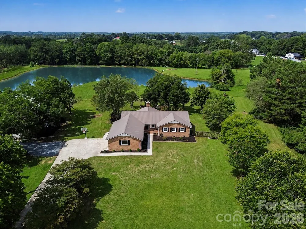 5718 White Store Road Wingate, NC 28174