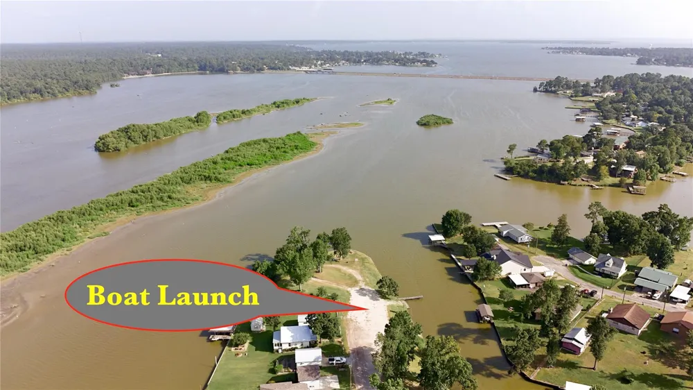 619 Yaupon Cove Drive Onalaska, TX 77360