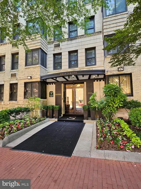 1010 25TH STREET NW #208