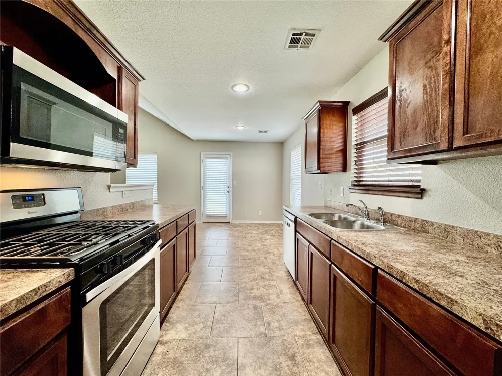 15205 E 108th Place Owasso, OK 74055