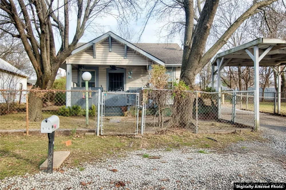 976 Summit Street Muskogee, OK 74403