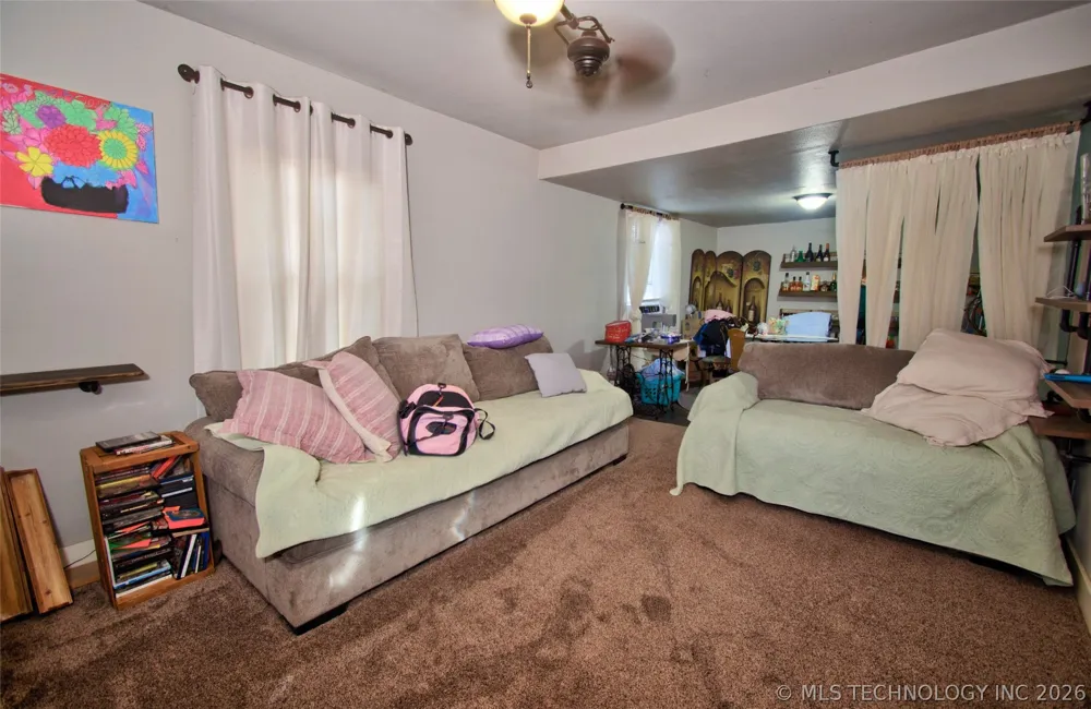 976 Summit Street Muskogee, OK 74403