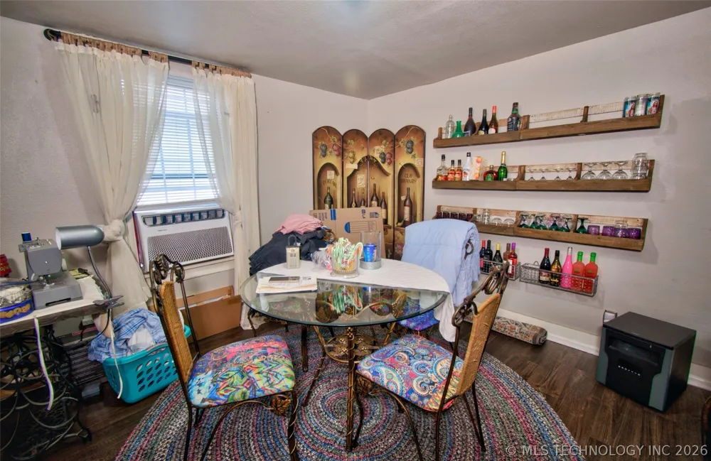 976 Summit Street Muskogee, OK 74403