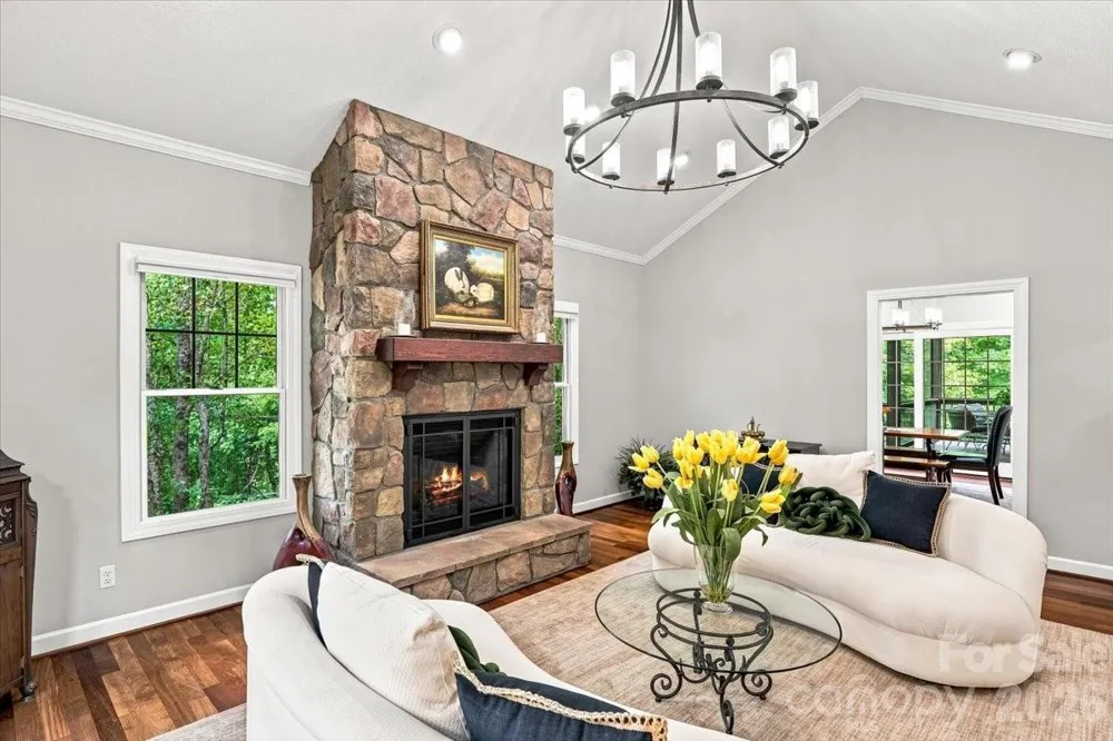 82 Wood Owl Court Hendersonville, NC 28791