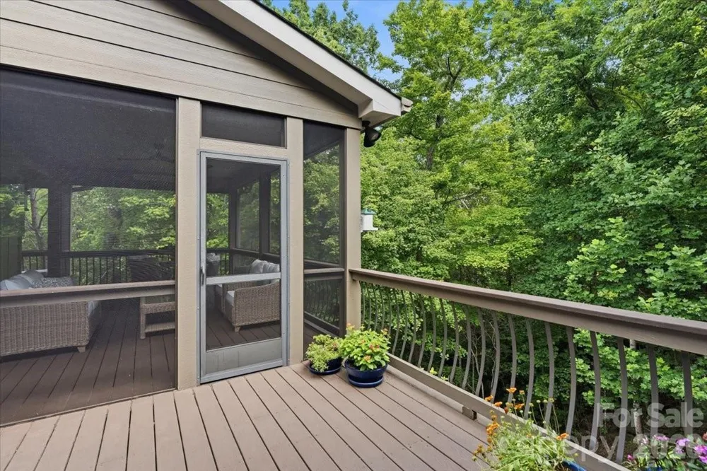 82 Wood Owl Court Hendersonville, NC 28791
