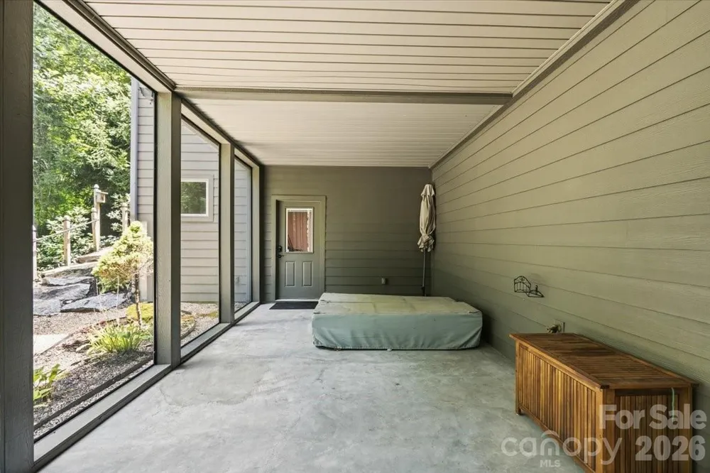 82 Wood Owl Court Hendersonville, NC 28791