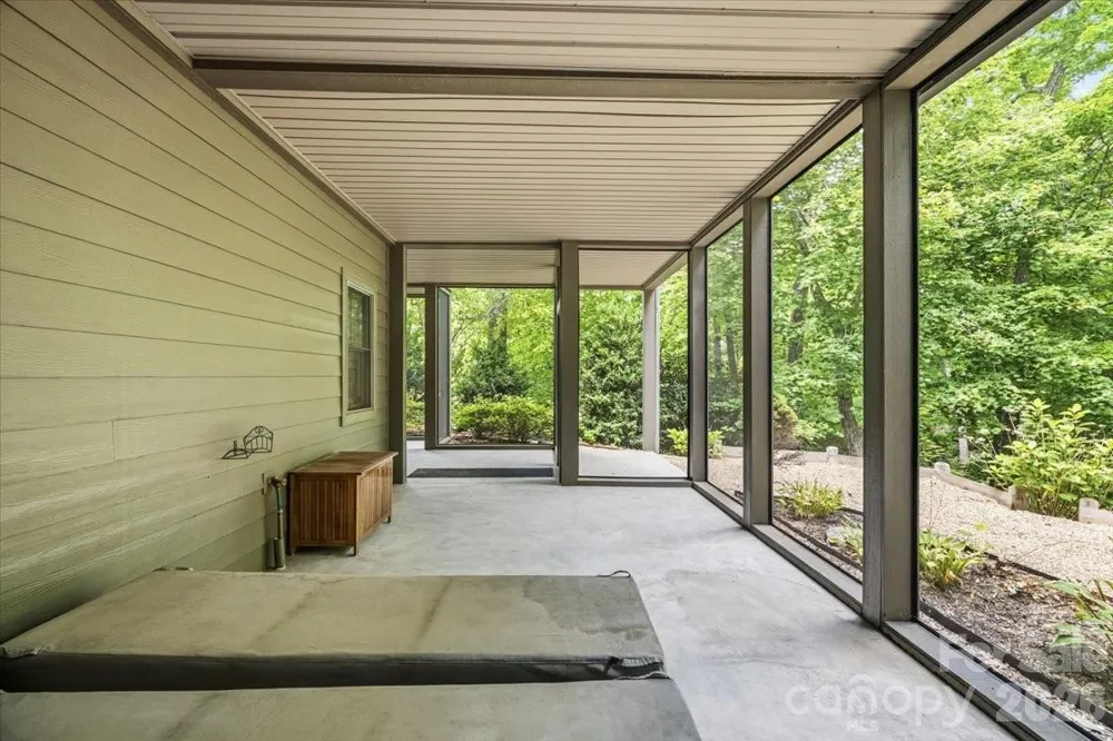 82 Wood Owl Court Hendersonville, NC 28791