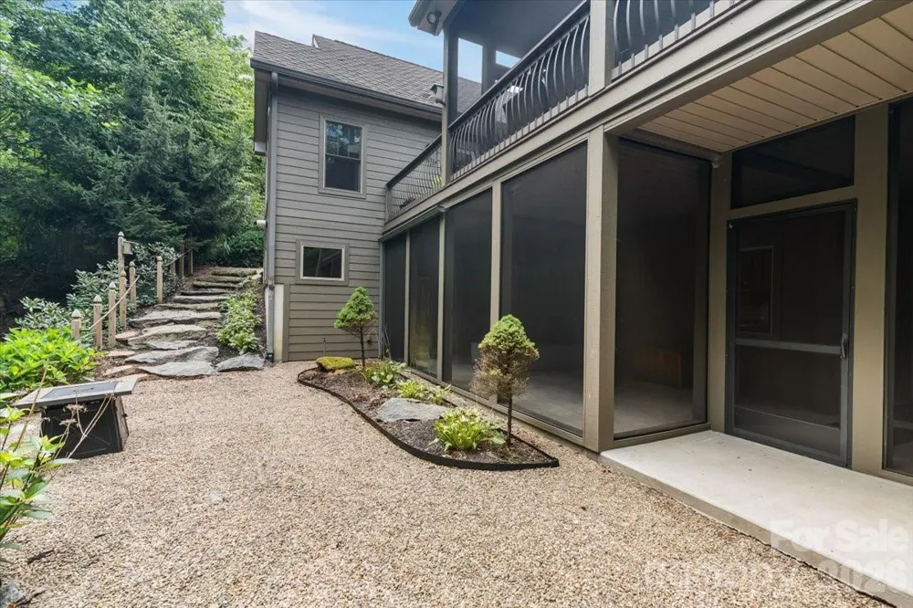 82 Wood Owl Court Hendersonville, NC 28791