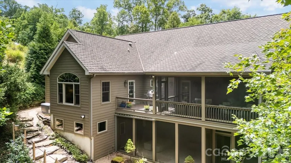 82 Wood Owl Court Hendersonville, NC 28791