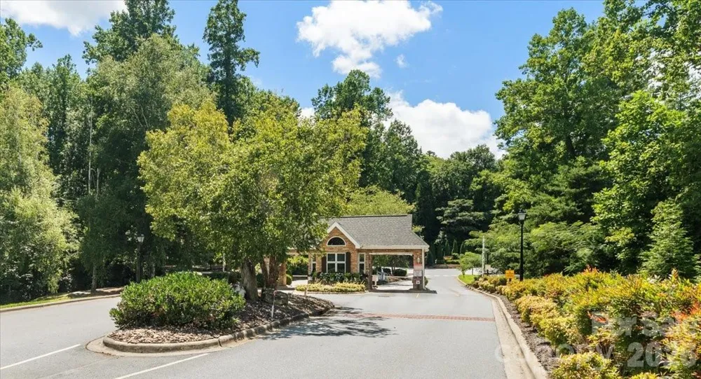 82 Wood Owl Court Hendersonville, NC 28791