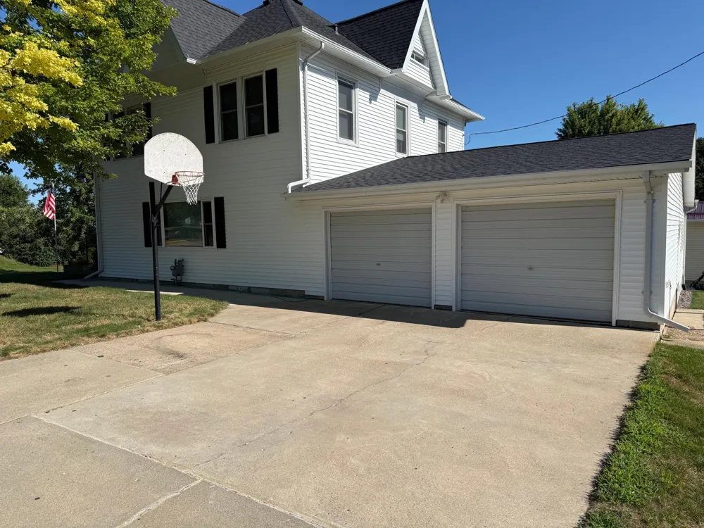 124 Spring Avenue Springfield, MN 56087