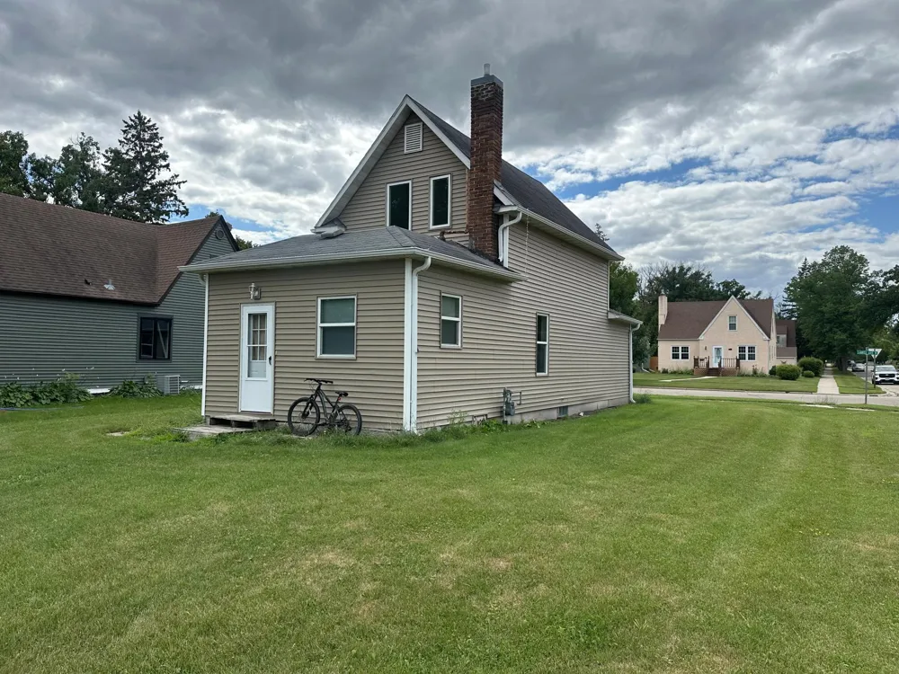 824 Labree Avenue Thief River Falls, MN 56701