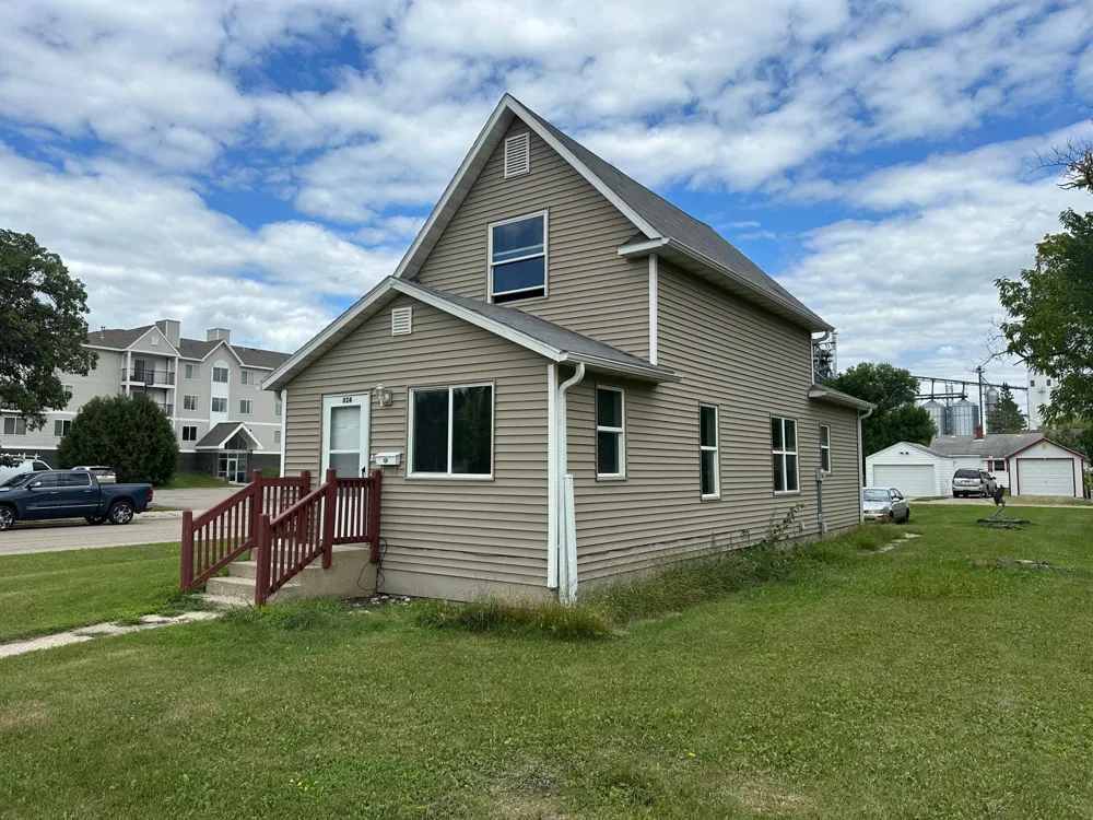 824 Labree Avenue Thief River Falls, MN 56701