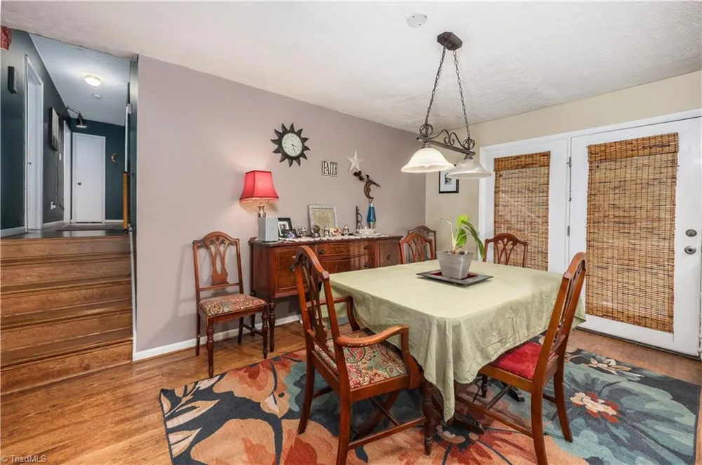 3900 Briarwood Avenue High Point, NC 27265