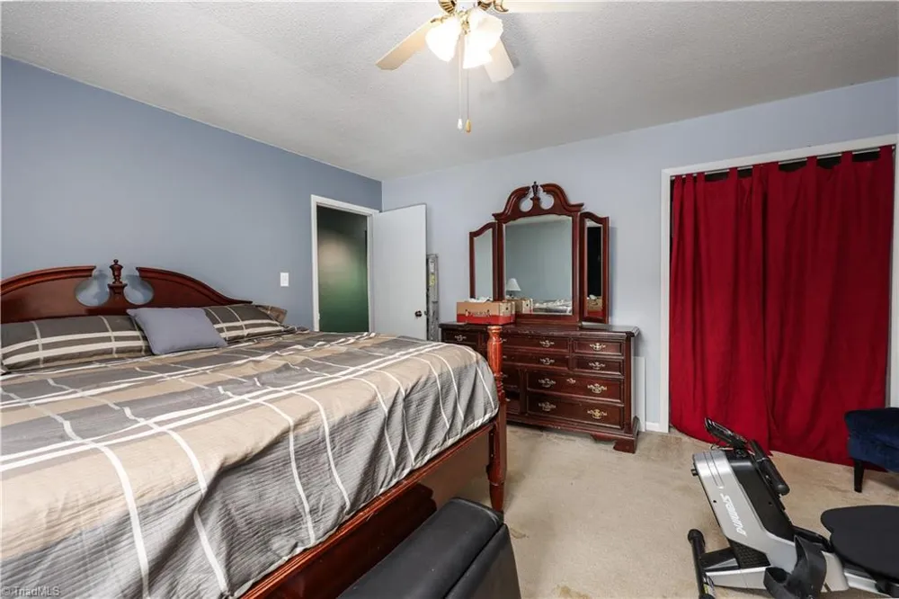 3900 Briarwood Avenue High Point, NC 27265