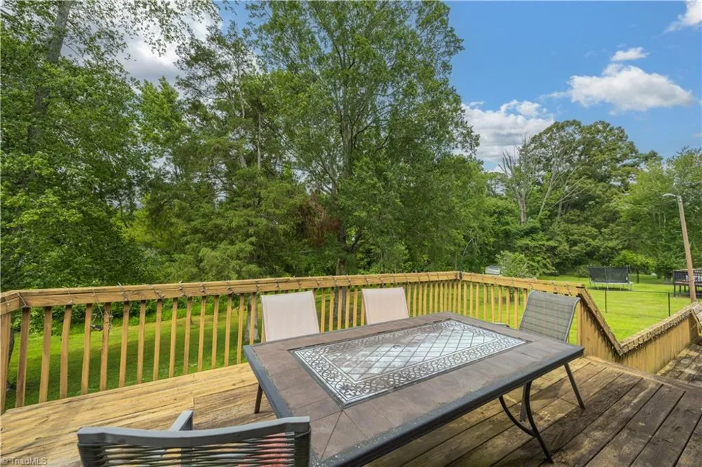 3900 Briarwood Avenue High Point, NC 27265