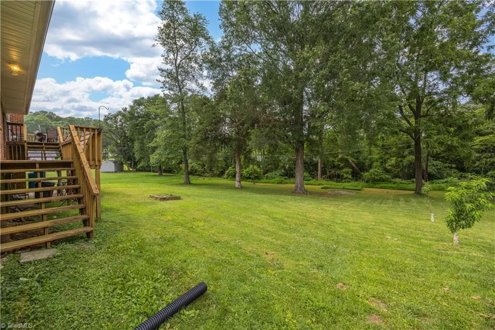 3900 Briarwood Avenue High Point, NC 27265
