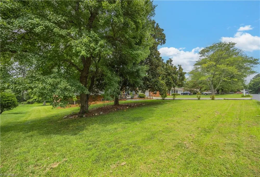 3900 Briarwood Avenue High Point, NC 27265