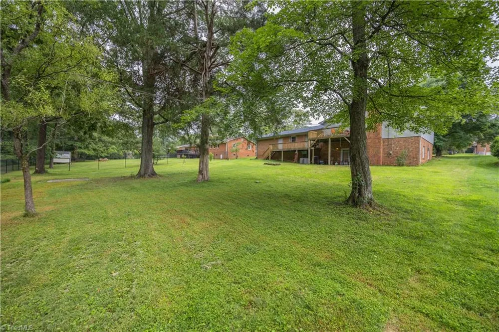 3900 Briarwood Avenue High Point, NC 27265