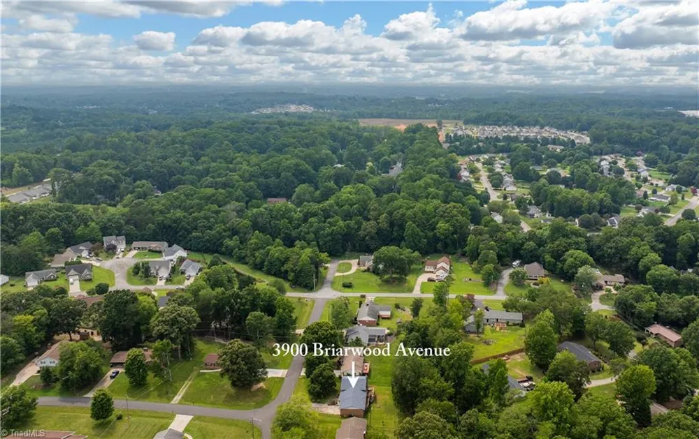 3900 Briarwood Avenue High Point, NC 27265