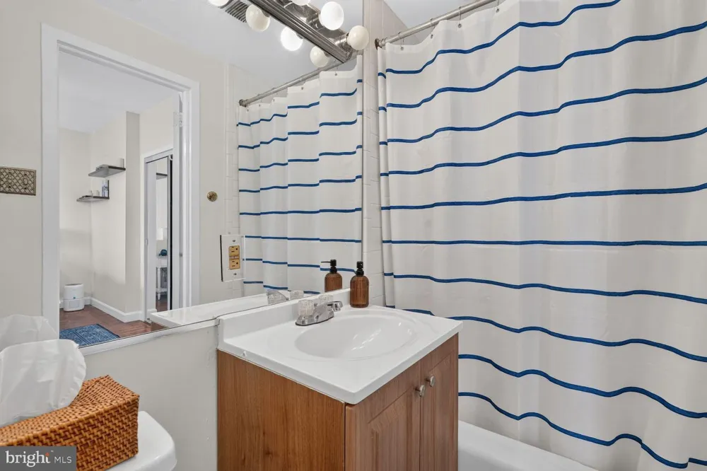 1111 ARLINGTON BOULEVARD #1007 Arlington, VA 22209
