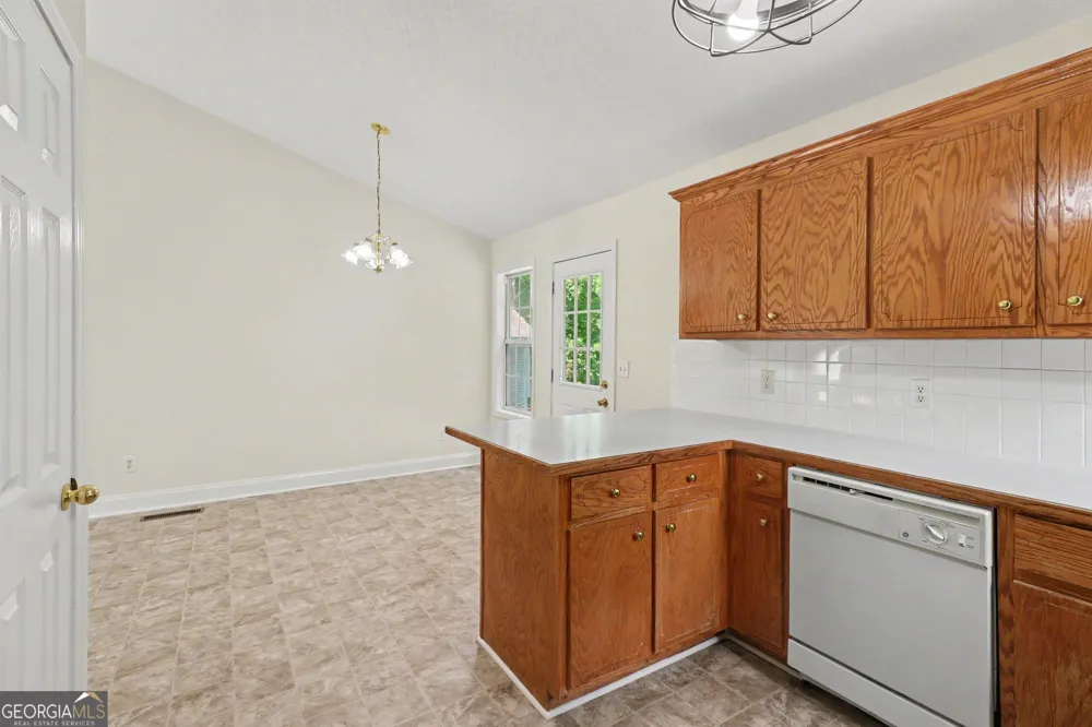 18 Broadlands DR White, GA 30184