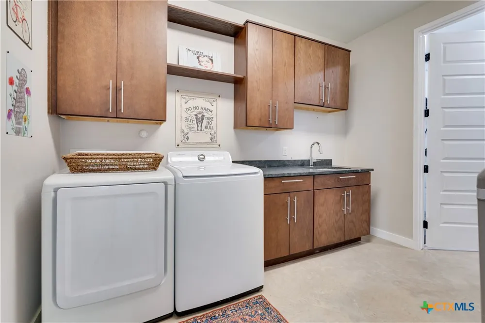 1151 Eagle Point Drive Fischer, TX 78623