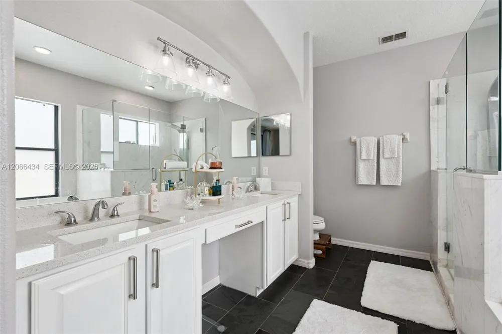 10033 LAKE DISTRICT LN #0 Orlando, FL 32832