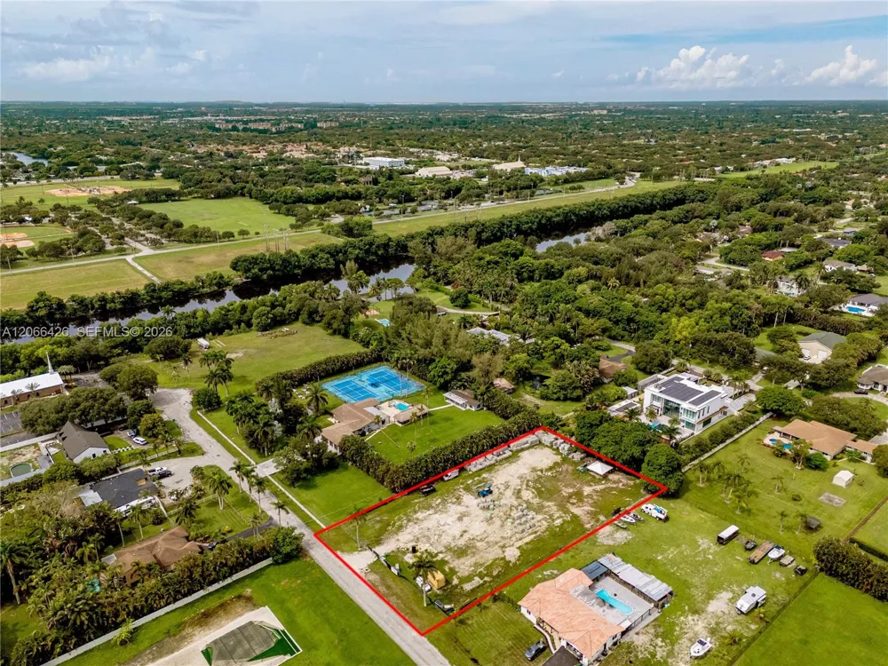 3550 NW 94th Ave Cooper City, FL 33024