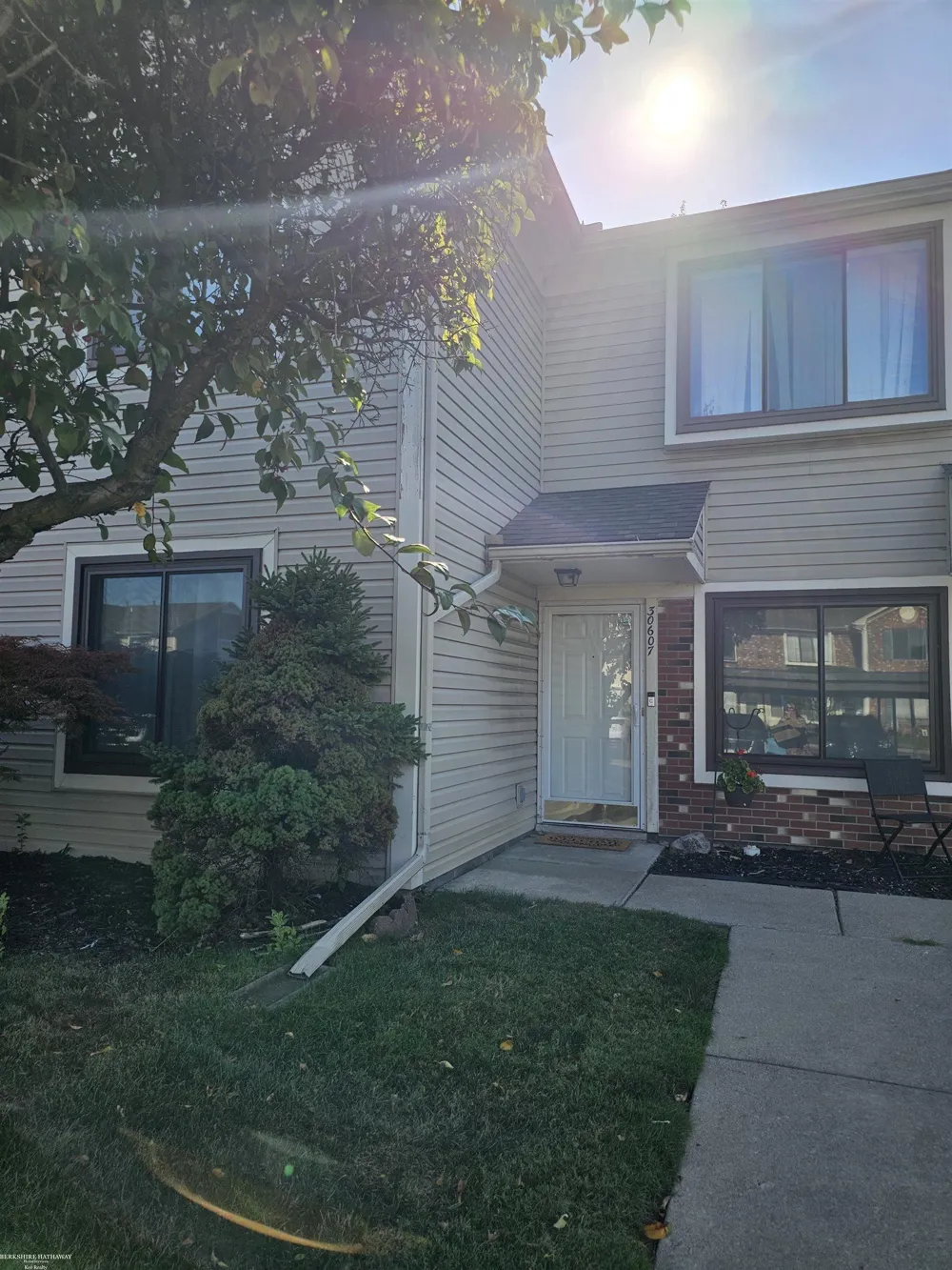 30607 Hidden Pines Lane Roseville City, MI 48066