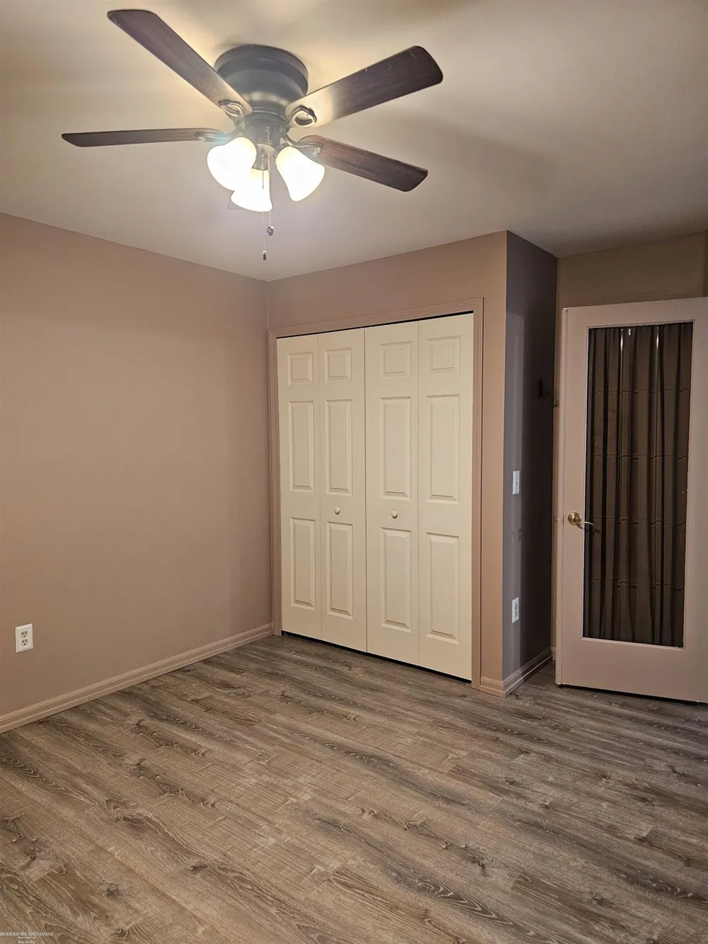 30607 Hidden Pines Lane Roseville City, MI 48066