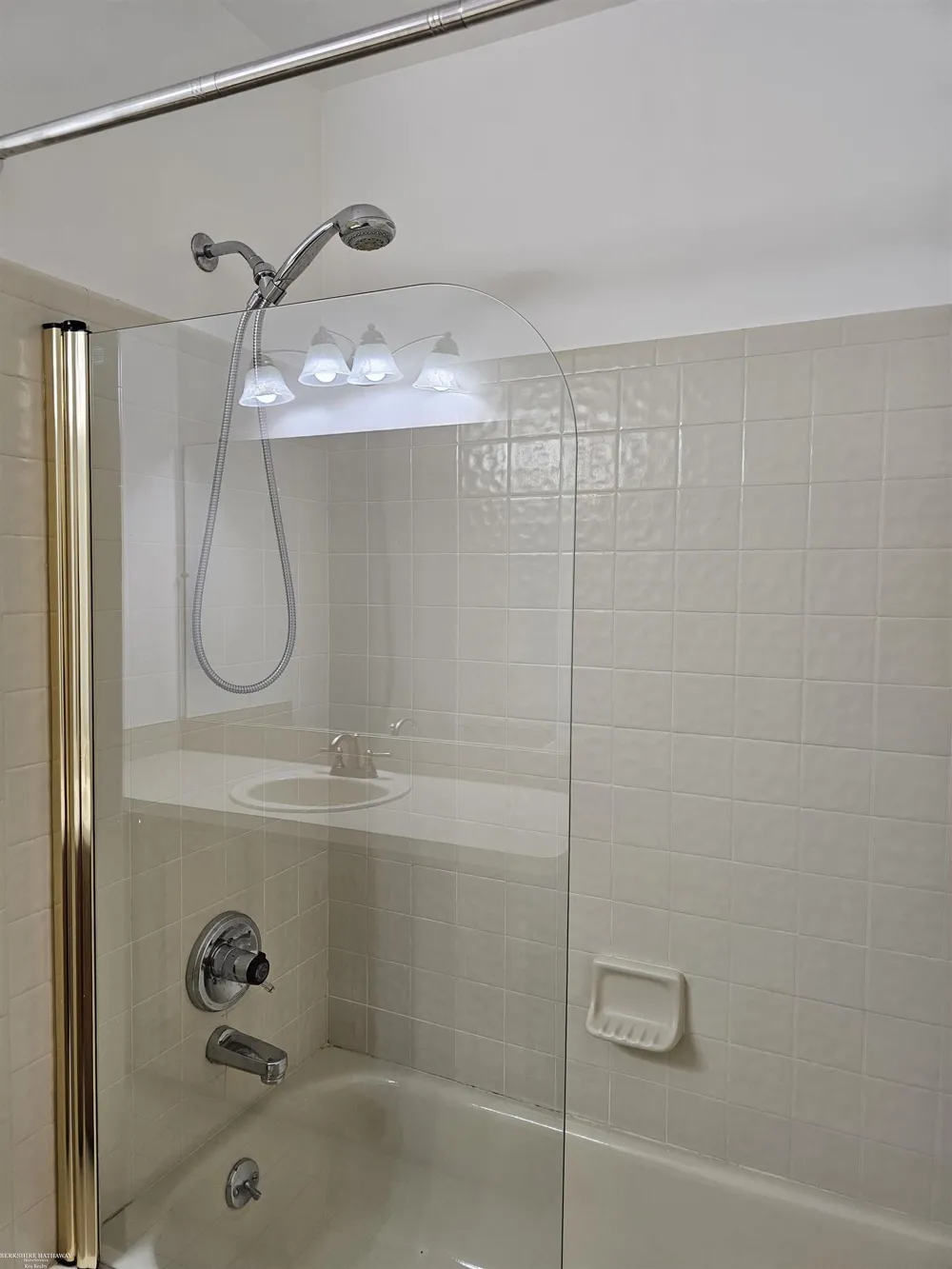 30607 Hidden Pines Lane Roseville City, MI 48066