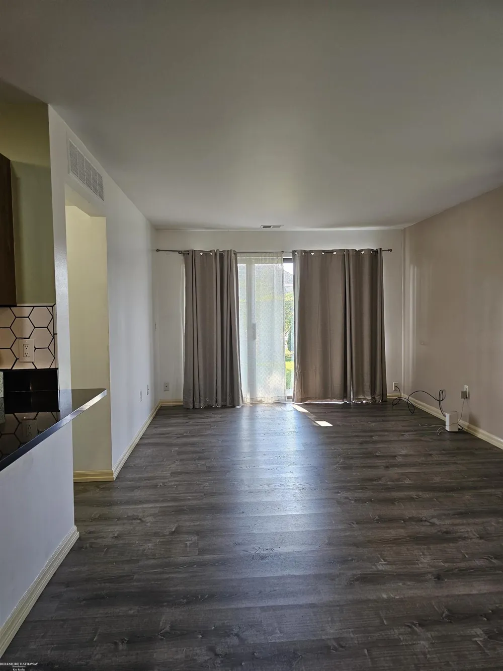 30607 Hidden Pines Lane Roseville City, MI 48066