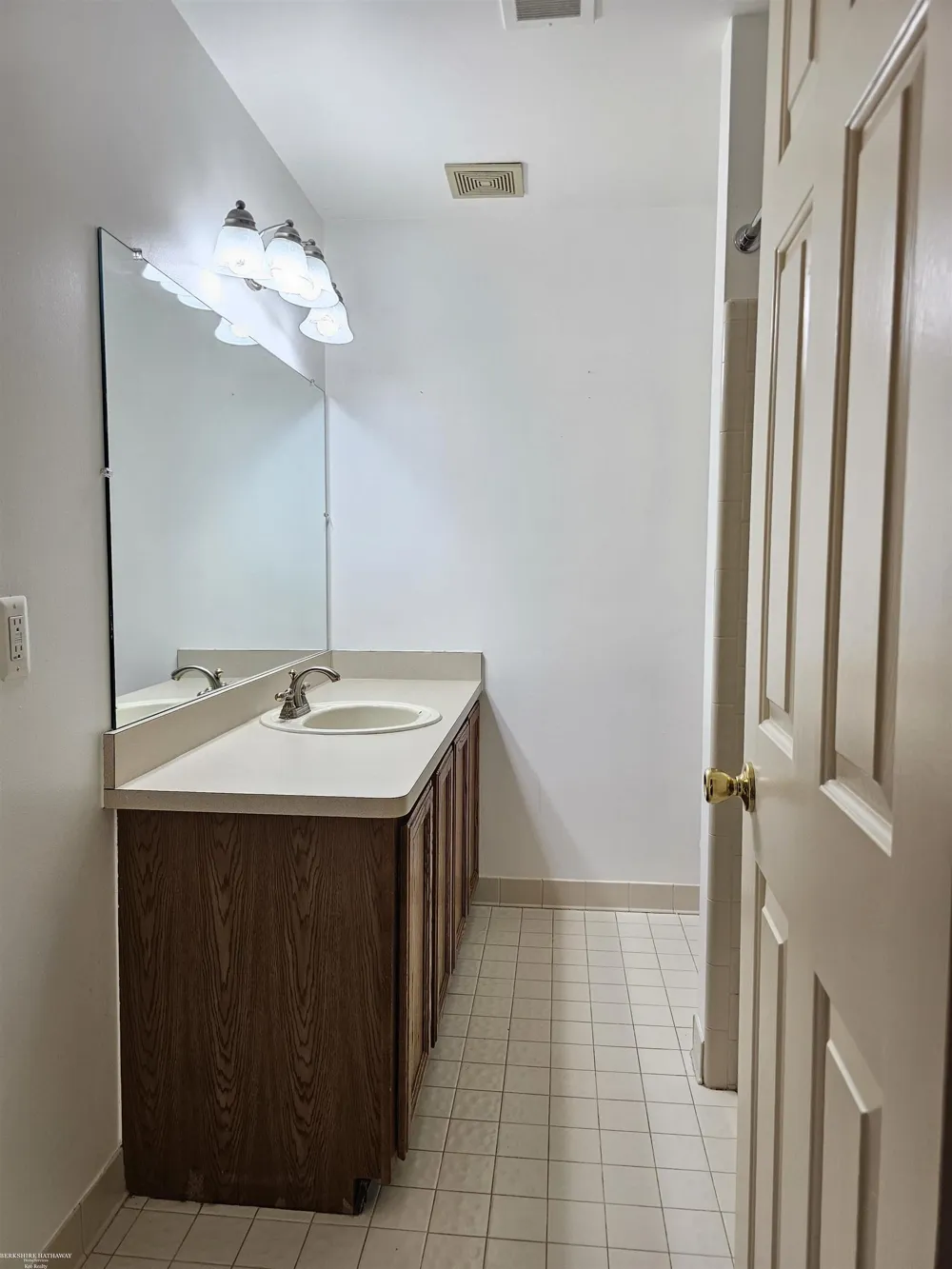30607 Hidden Pines Lane Roseville City, MI 48066