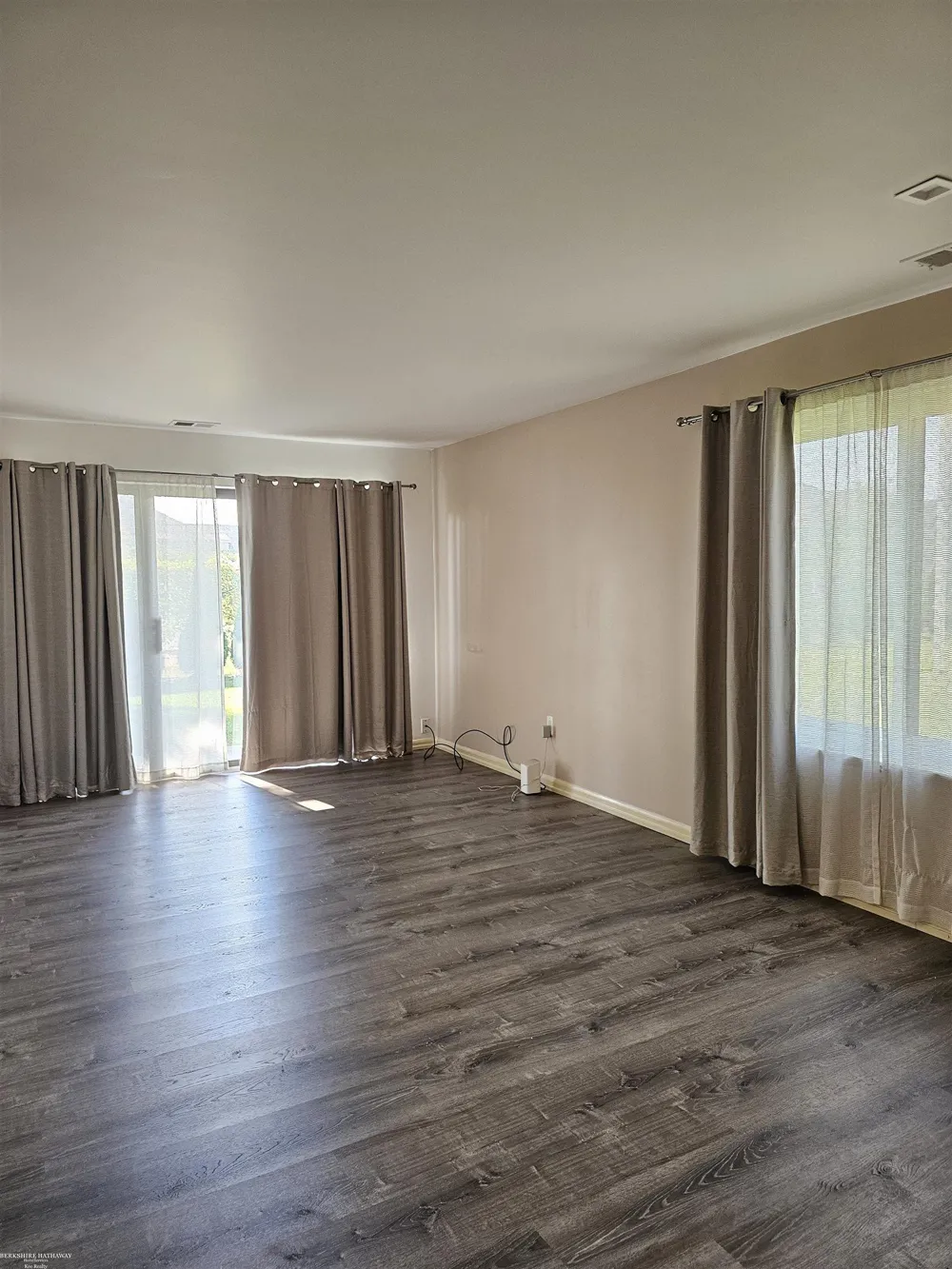 30607 Hidden Pines Lane Roseville City, MI 48066