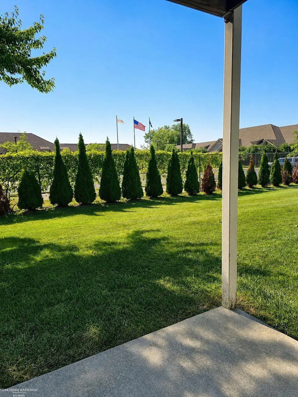 30607 Hidden Pines Lane Roseville City, MI 48066