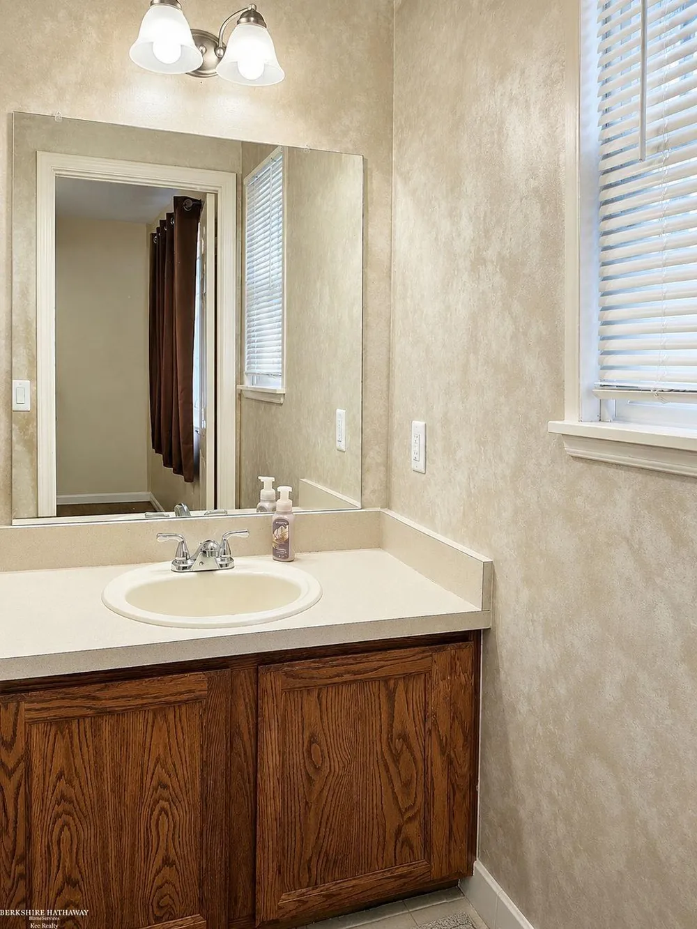 30607 Hidden Pines Lane Roseville City, MI 48066