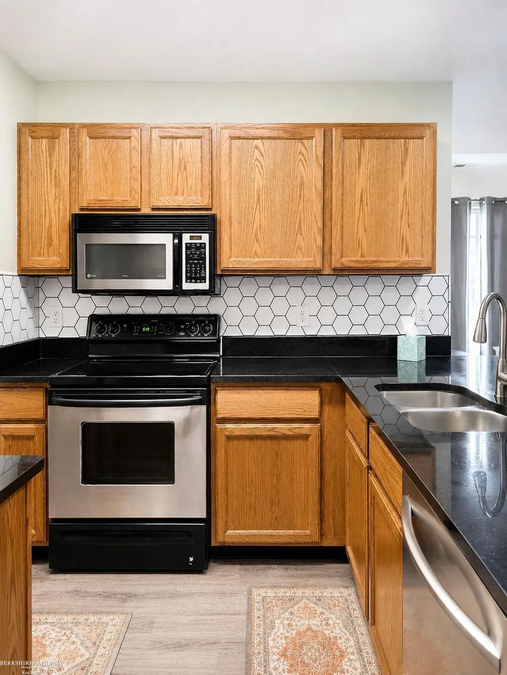 30607 Hidden Pines Lane Roseville City, MI 48066