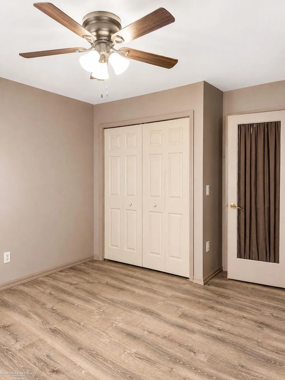 30607 Hidden Pines Lane Roseville City, MI 48066