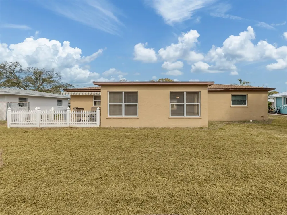 1215 MANGO AVENUE Venice, FL 34285
